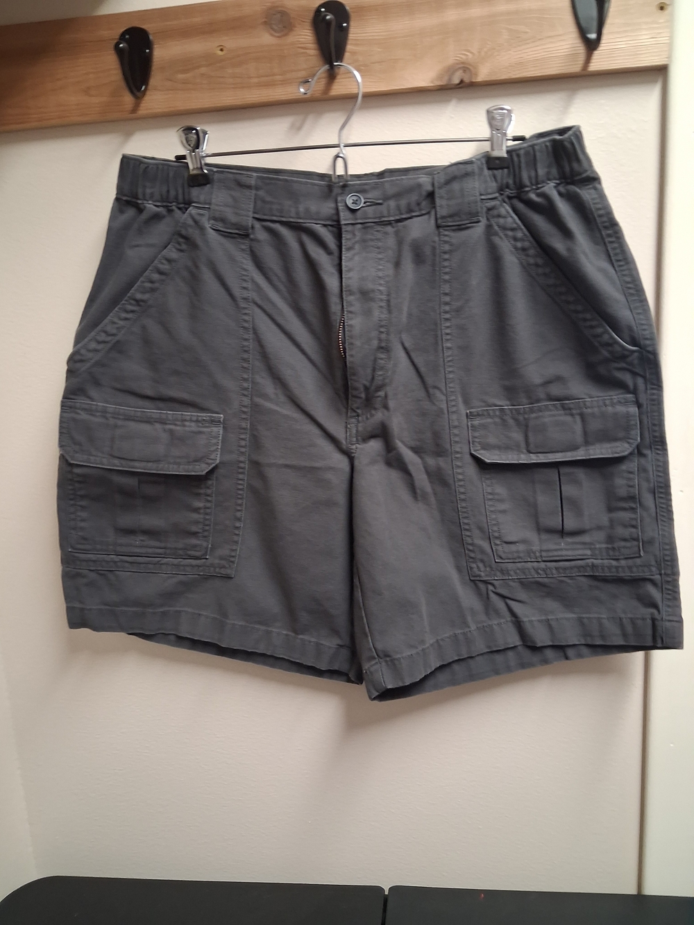 Savane Men's Charcoal Gray Cargo Shorts